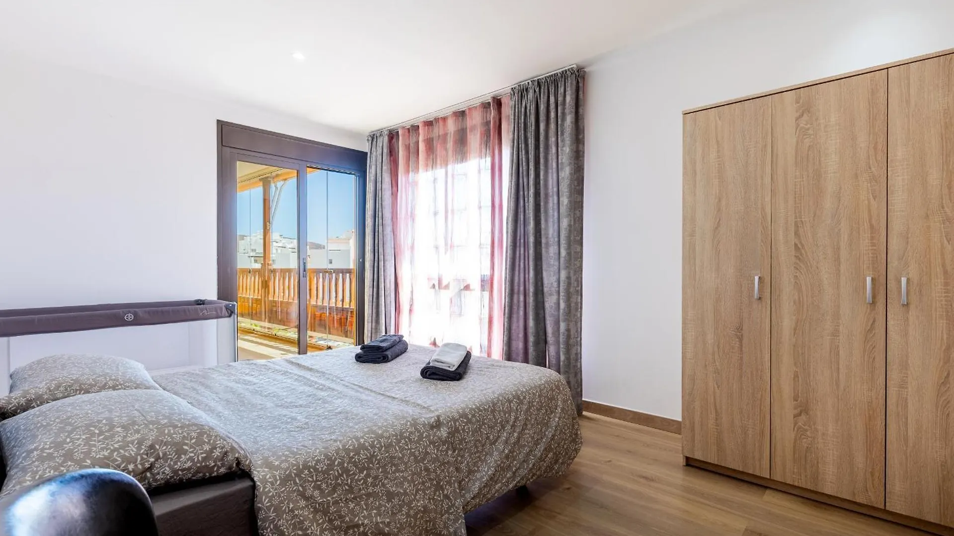 Sunset Palm Mar - Family Friendly Suites