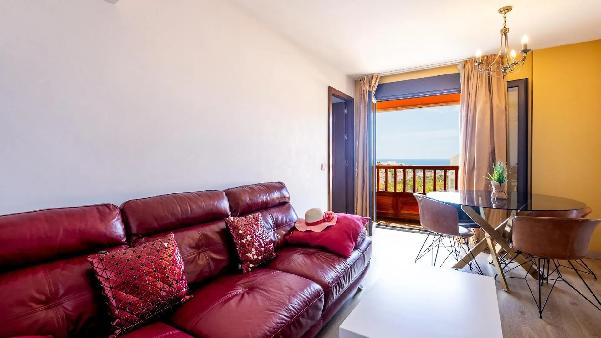 Sunset Palm Mar - Family Friendly Suites Apartment